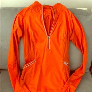 Lulu sz 4 light LS run pullover